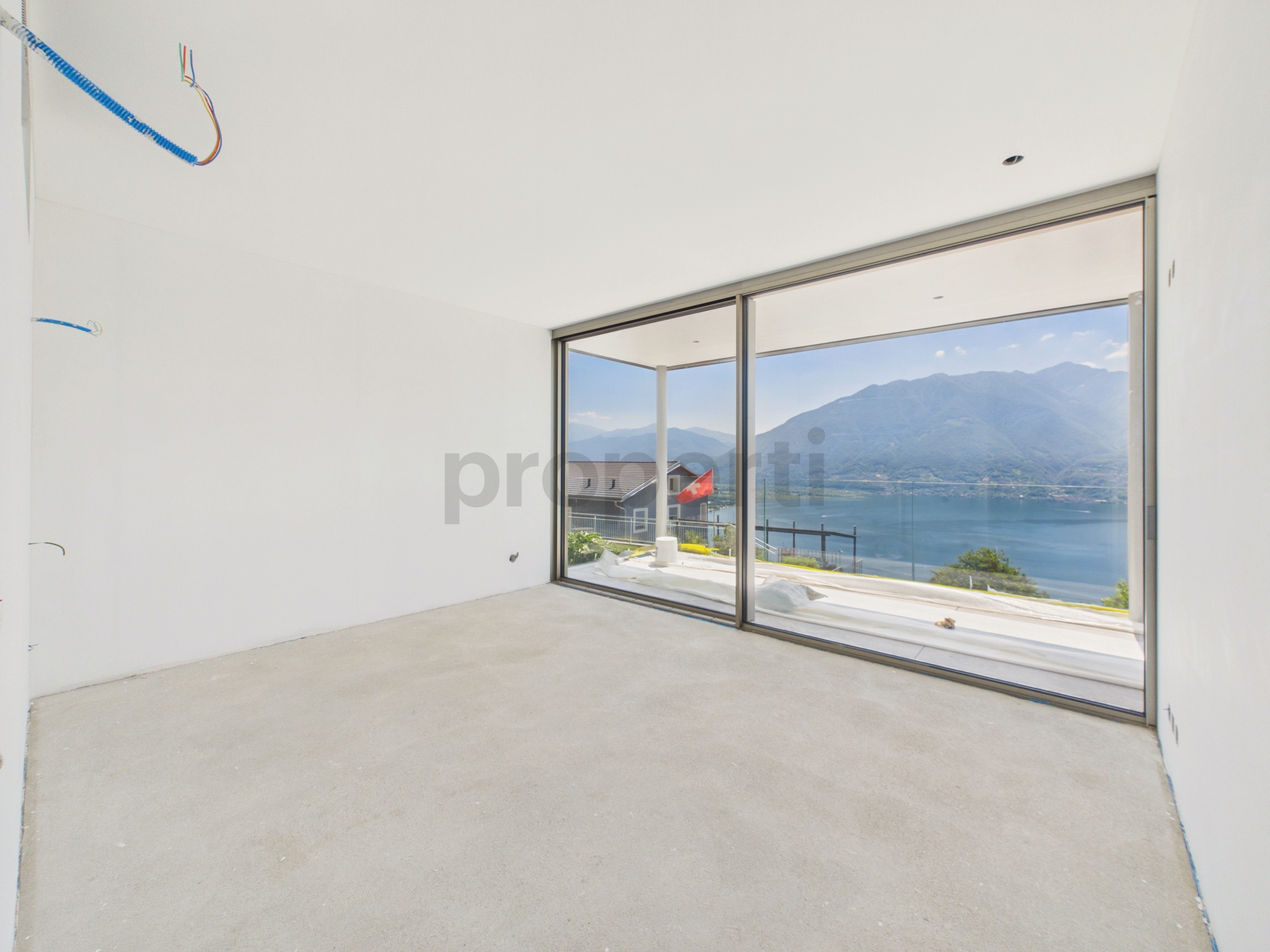 Leerer Innenraum mit Panoramablick