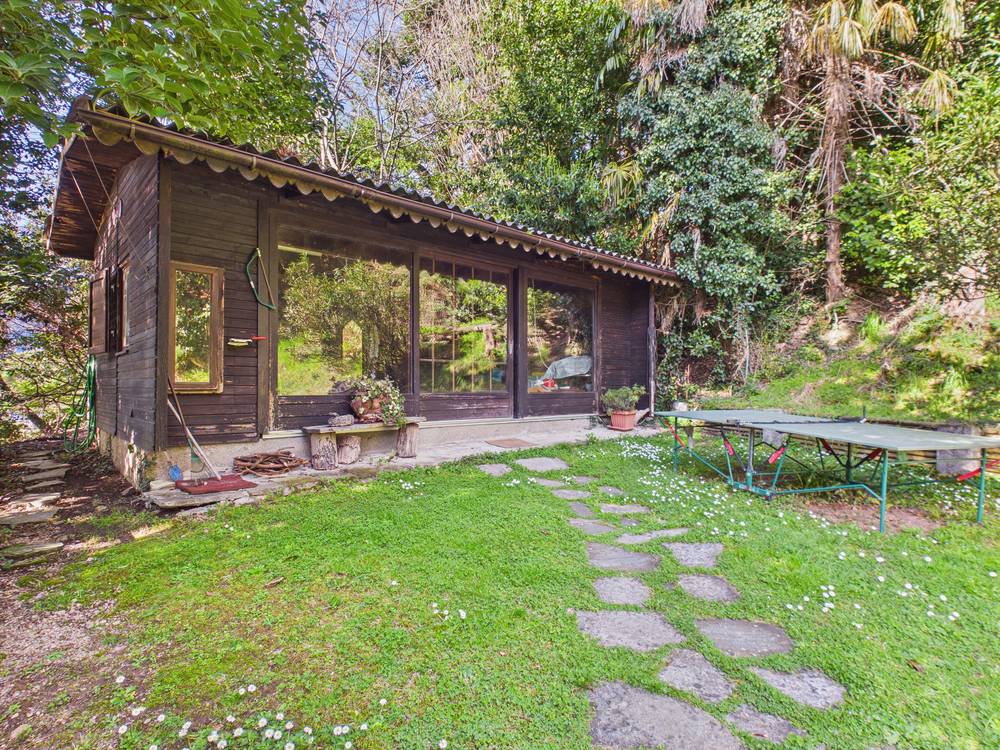 Waldhütte mit Garten