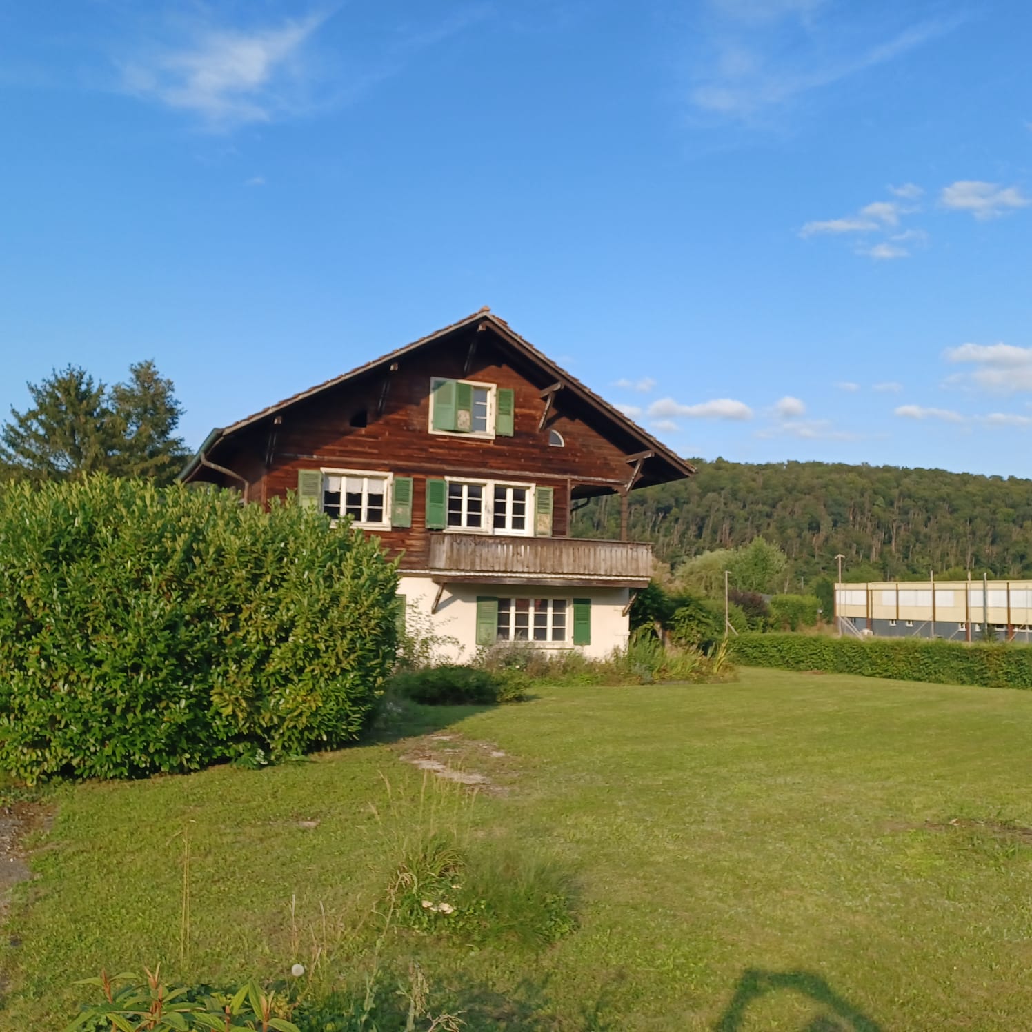 Ländliches Haus mit Garten