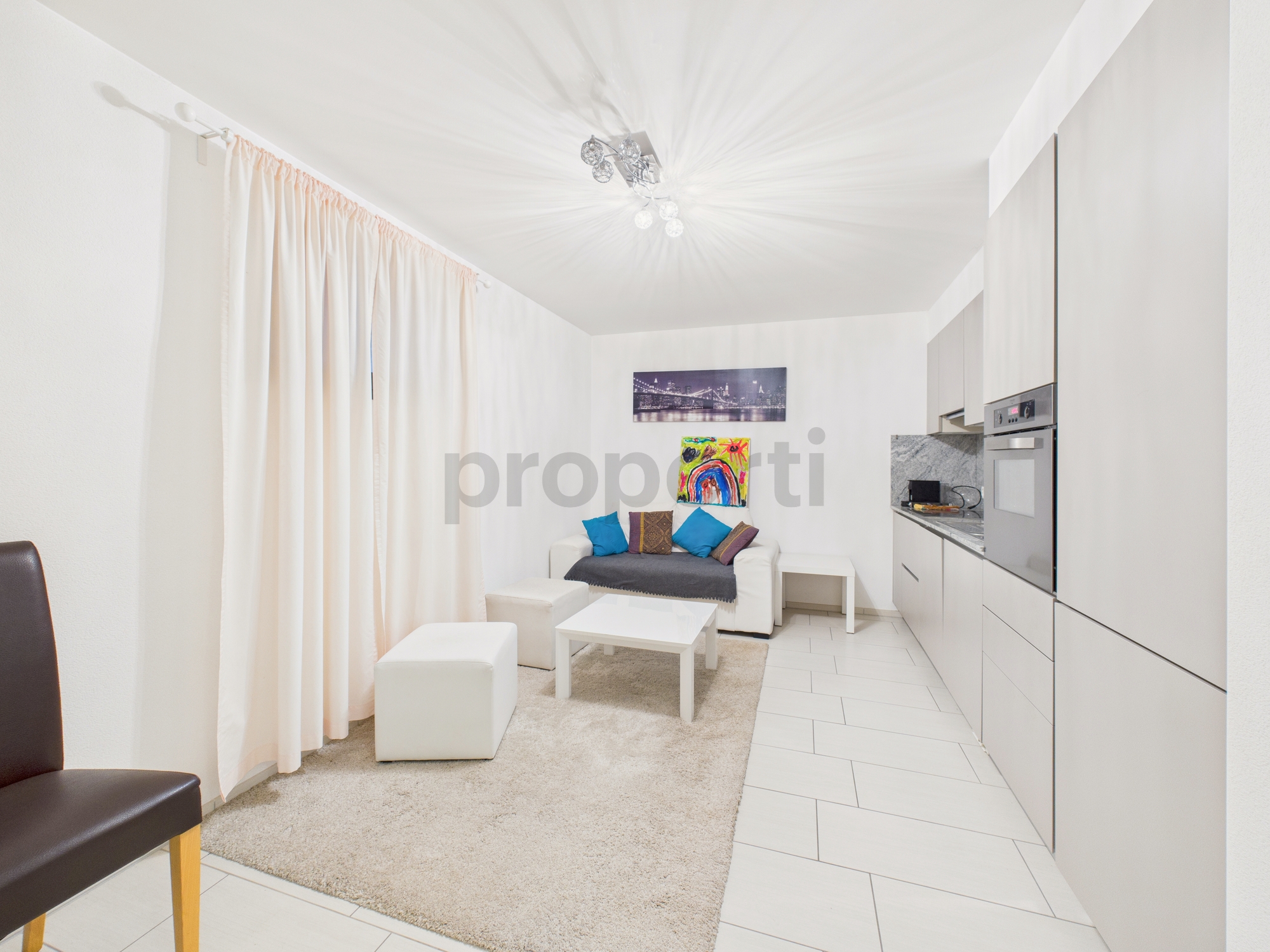 Modernes Wohn- und Küchenzimmer