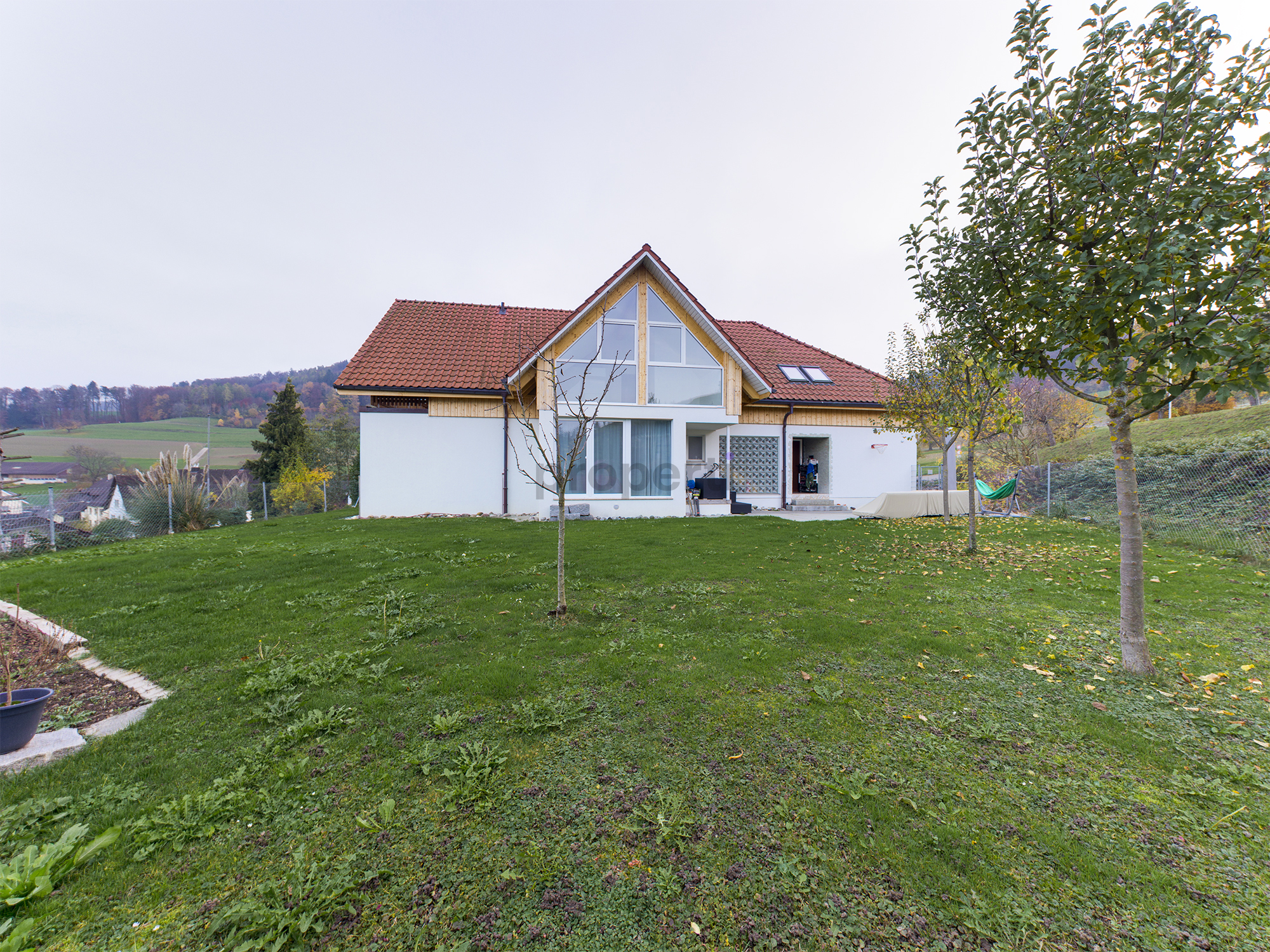 Einfamilienhaus mit großem Garten