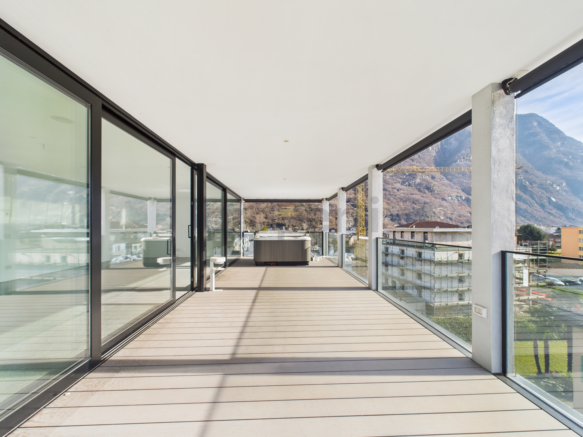 Balkon mit Bergblick