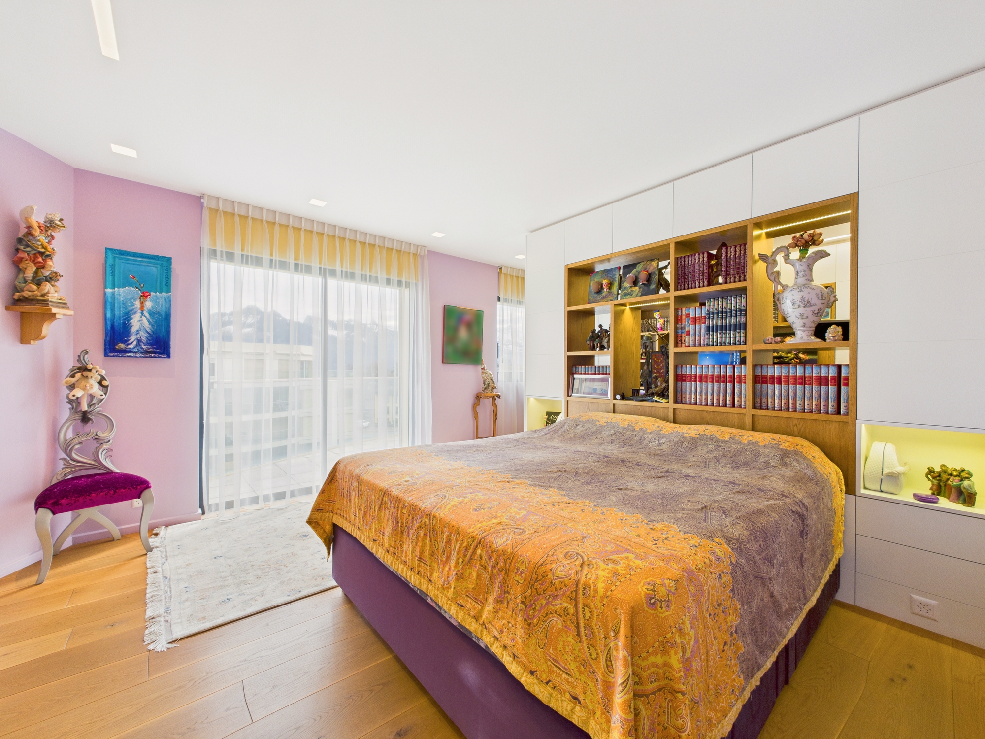 Nichts Klassisches. Alles ist außergewöhnlich. Ein außergewöhnliches Penthouse in Bulle. – Bulle