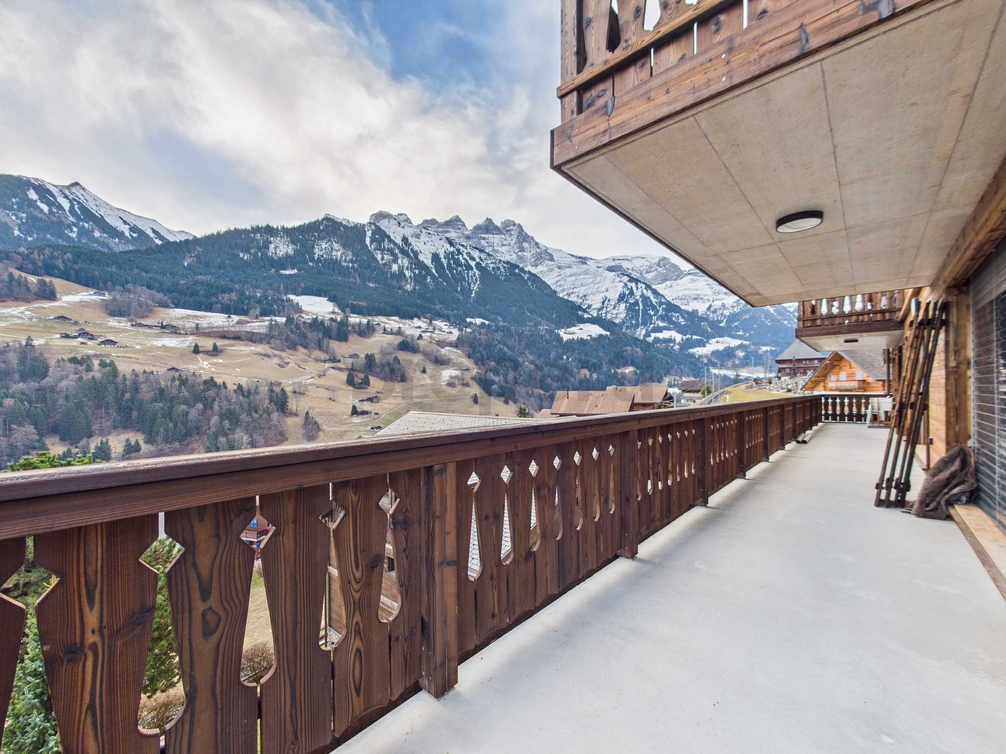 Balkon mit Bergblick