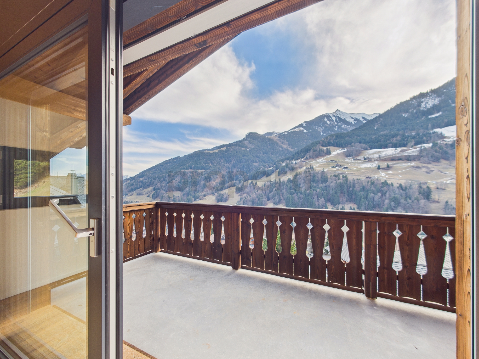 Balkon mit Bergblick