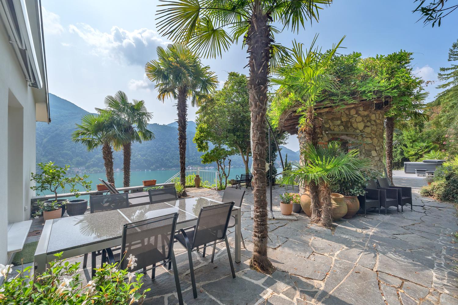 Terrasse mit Seeblick