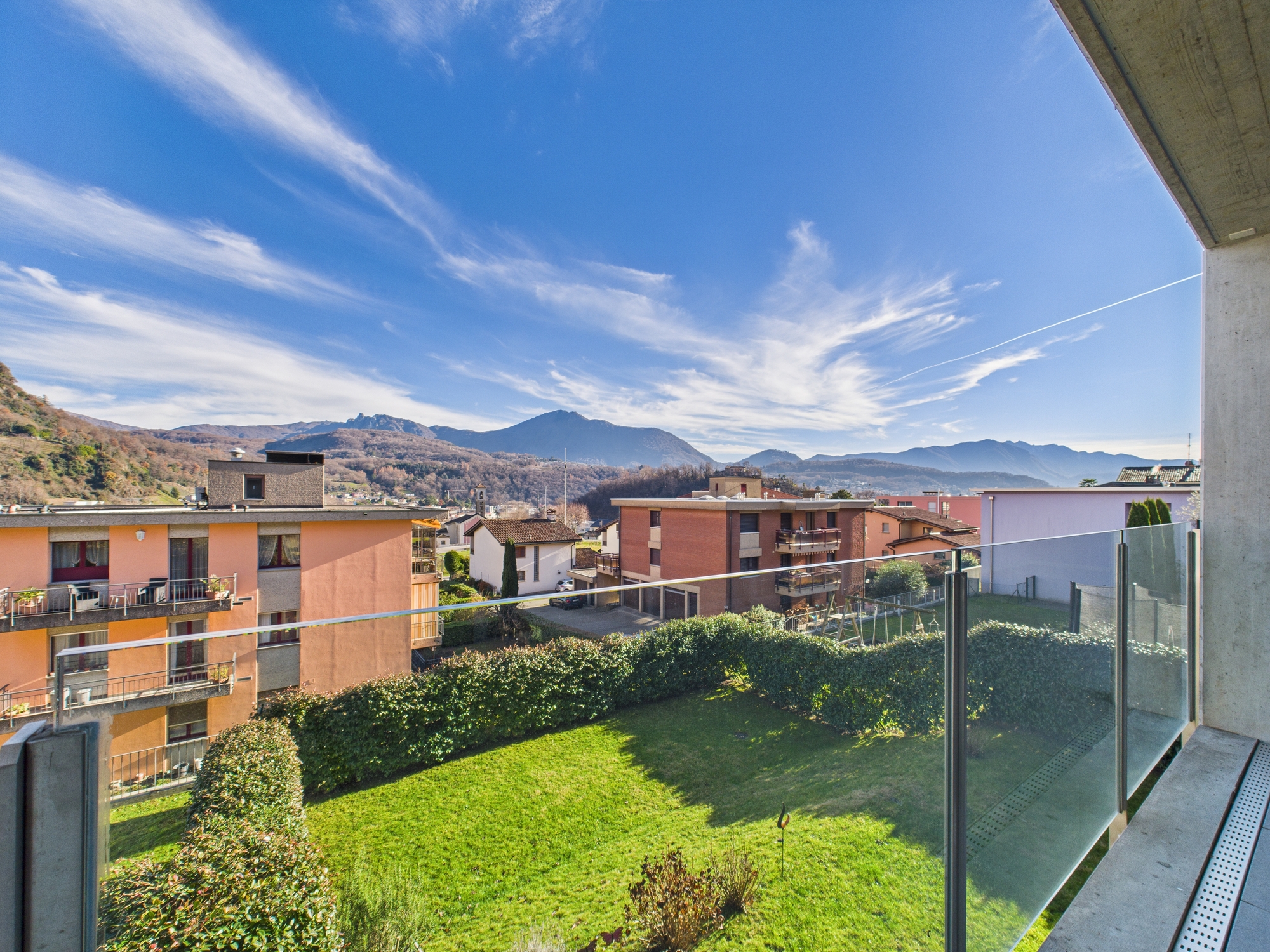 Balkon mit Bergblick