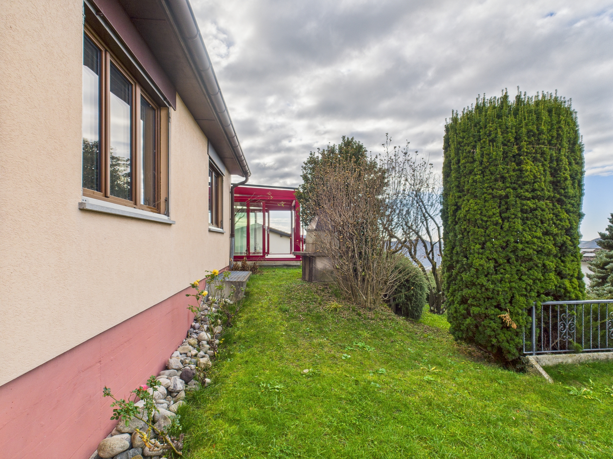 Gartenansicht am Haus