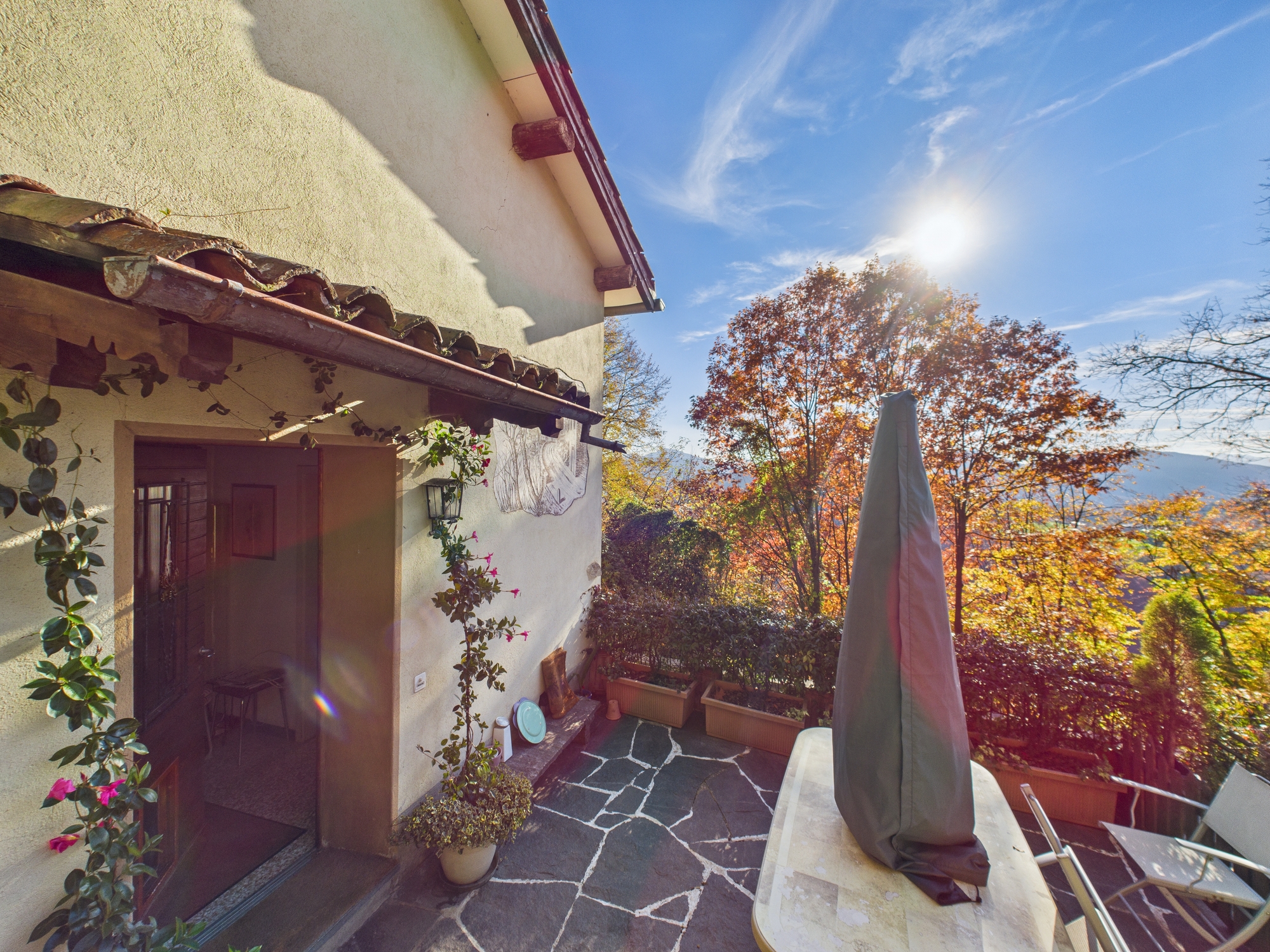 Terrasse mit Bergblick