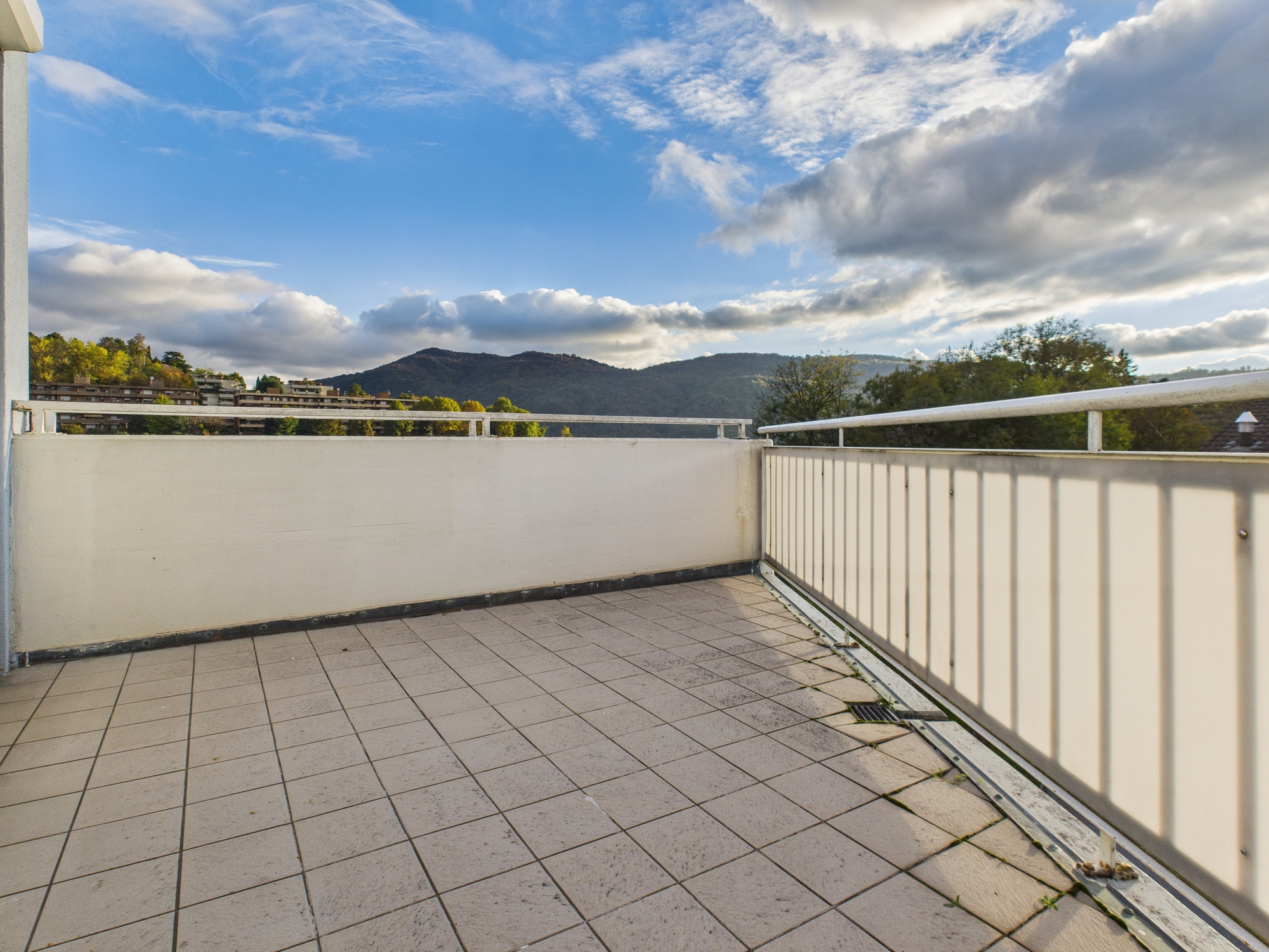 Balkon mit Bergblick
