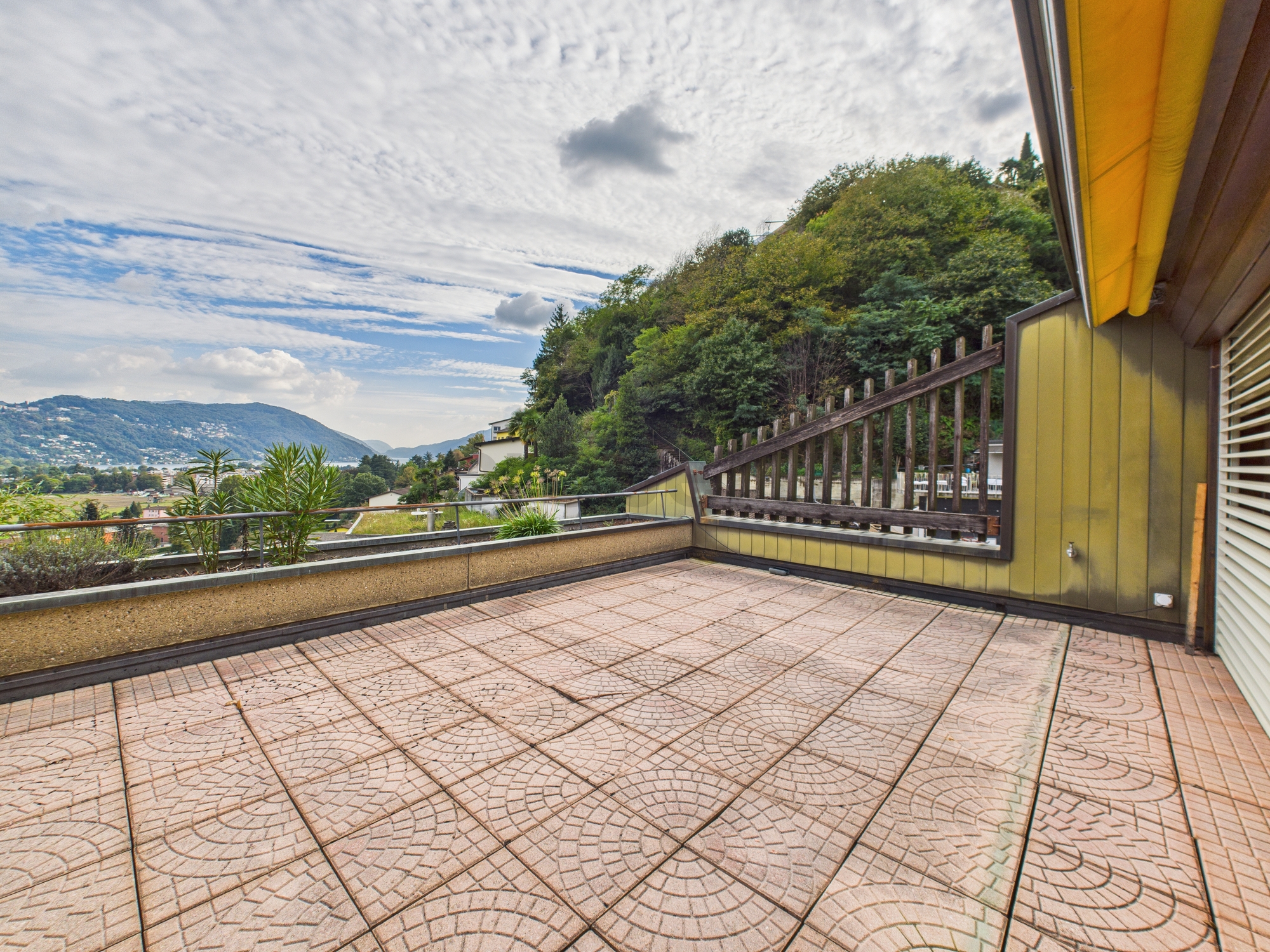 Terrasse mit Panoramaausblick