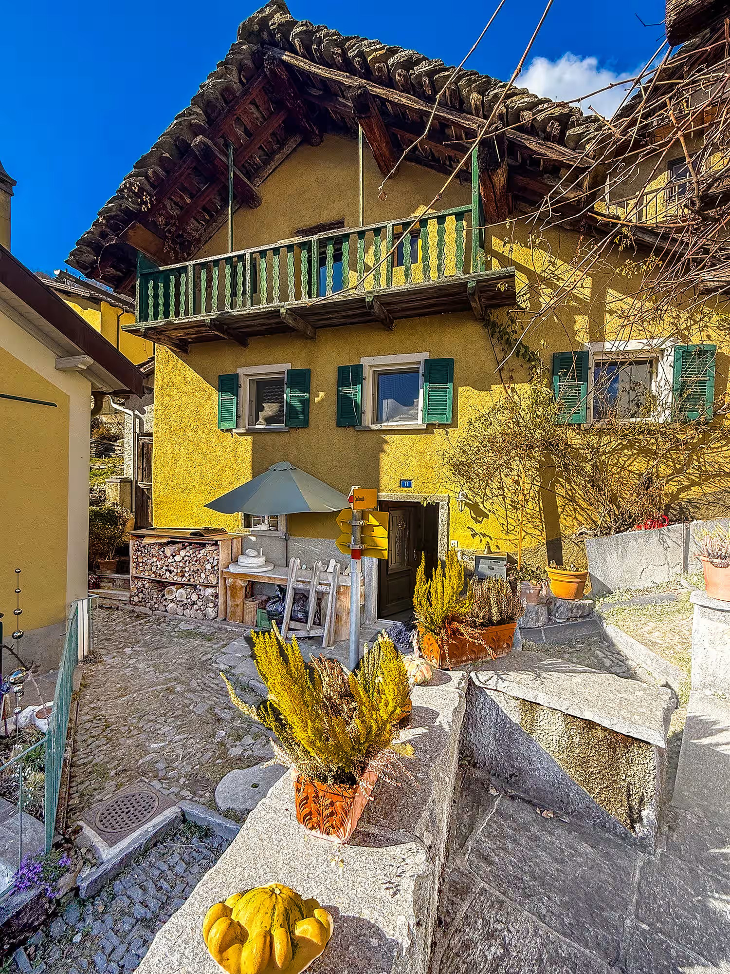 Historisches Haus mit Balkon und Innenhof