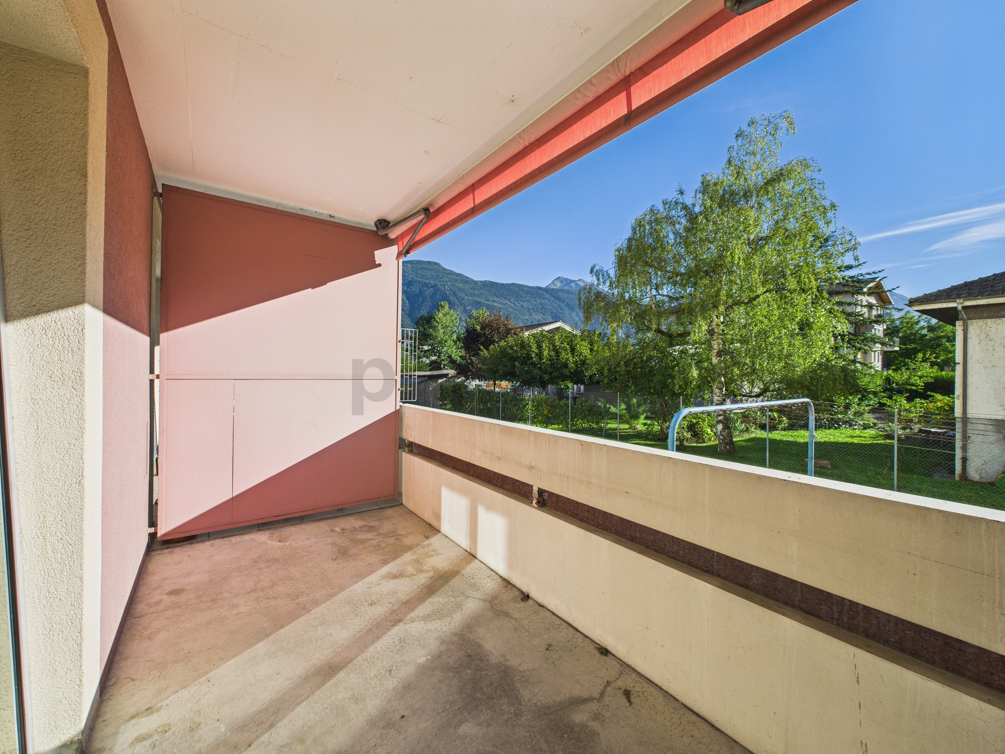 Balkon mit Bergblick