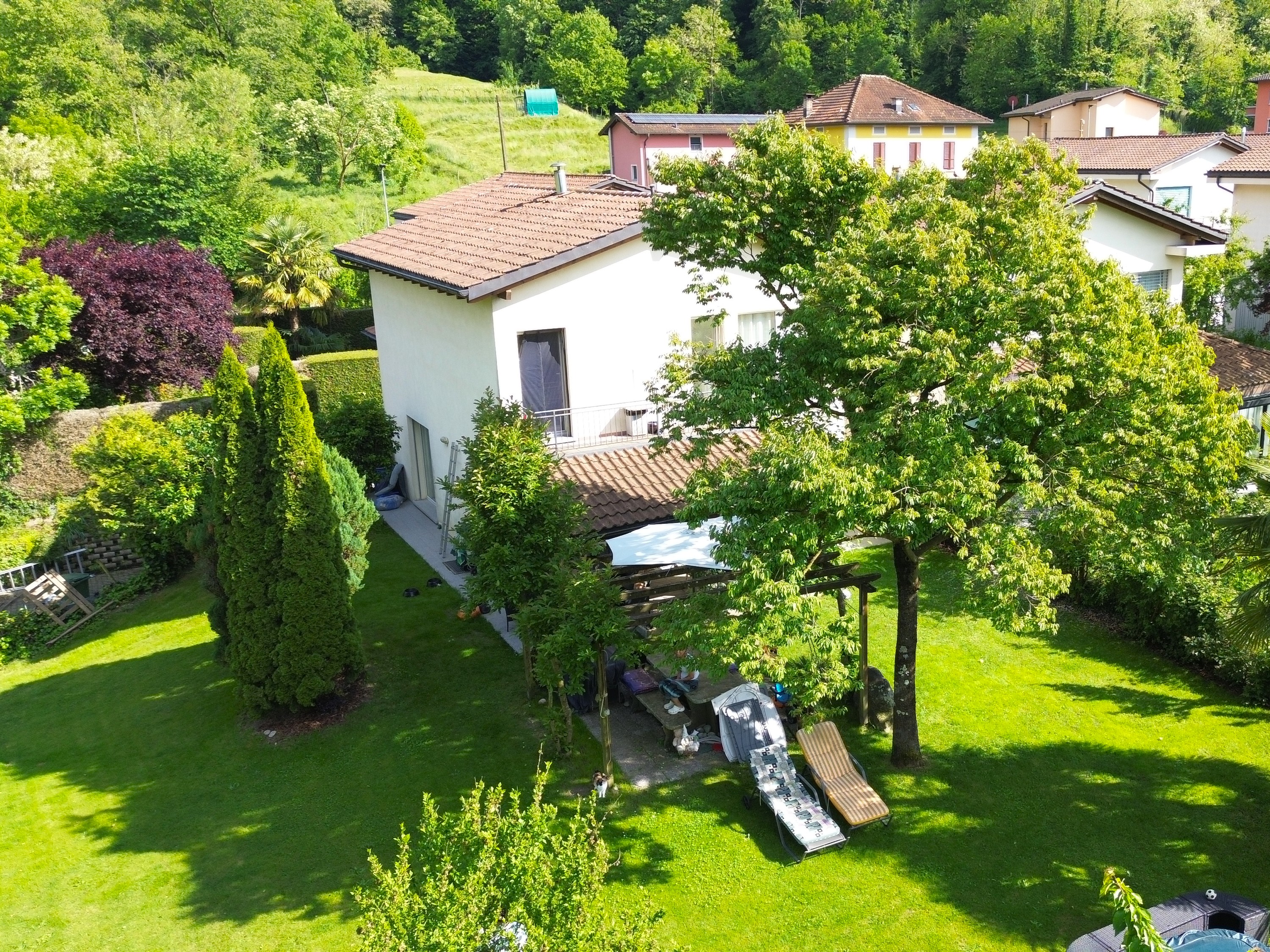 Gartenansicht eines Wohnhauses