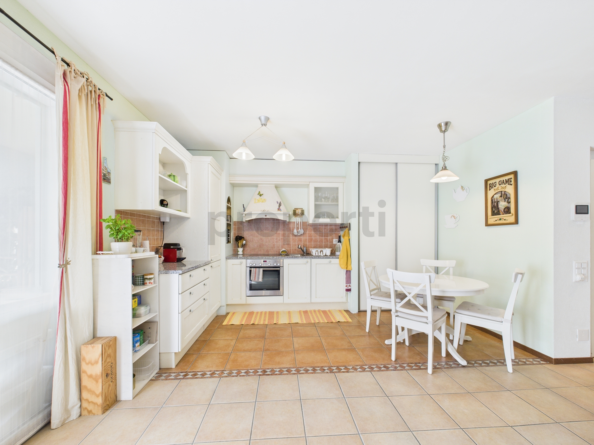Exklusive 4,5-Zimmerwohnung in Bellinzona, TI — Moderner Komfort in zentraler Lage – Bellinzona