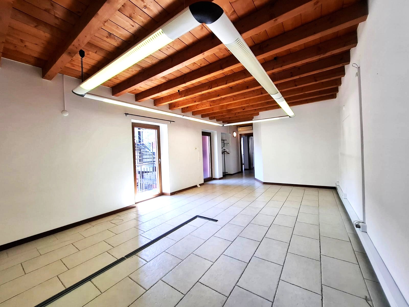 Luxuriöses Wohnen in Chiasso im Kanton Tessin — Praktische 250m2-Lösung – Chiasso