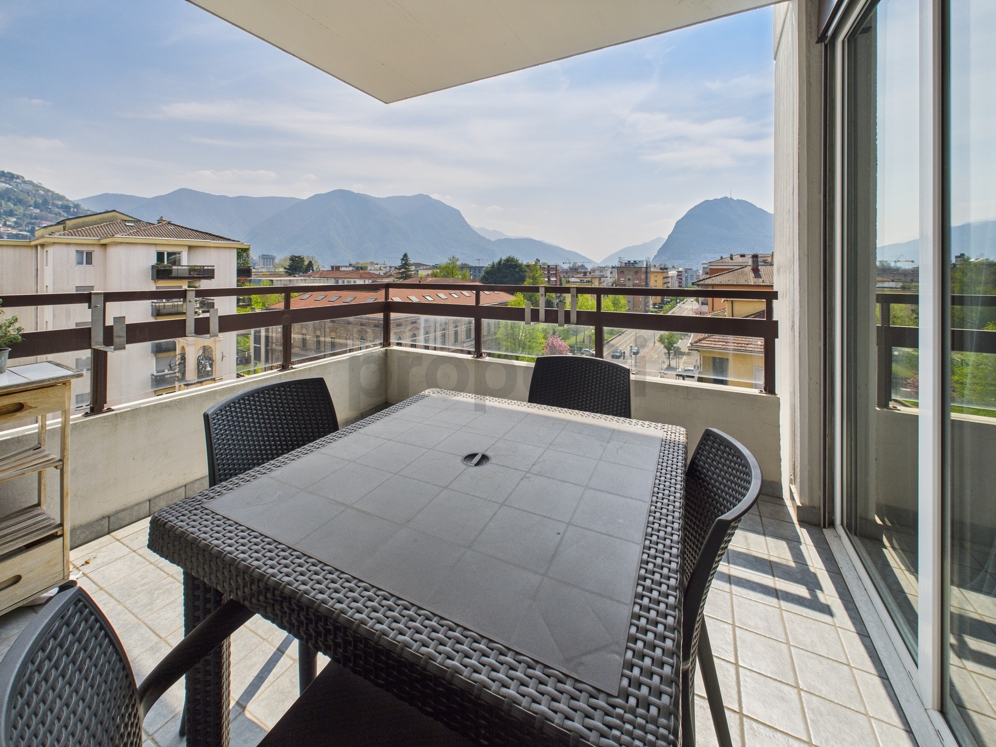 Balkon mit Bergblick