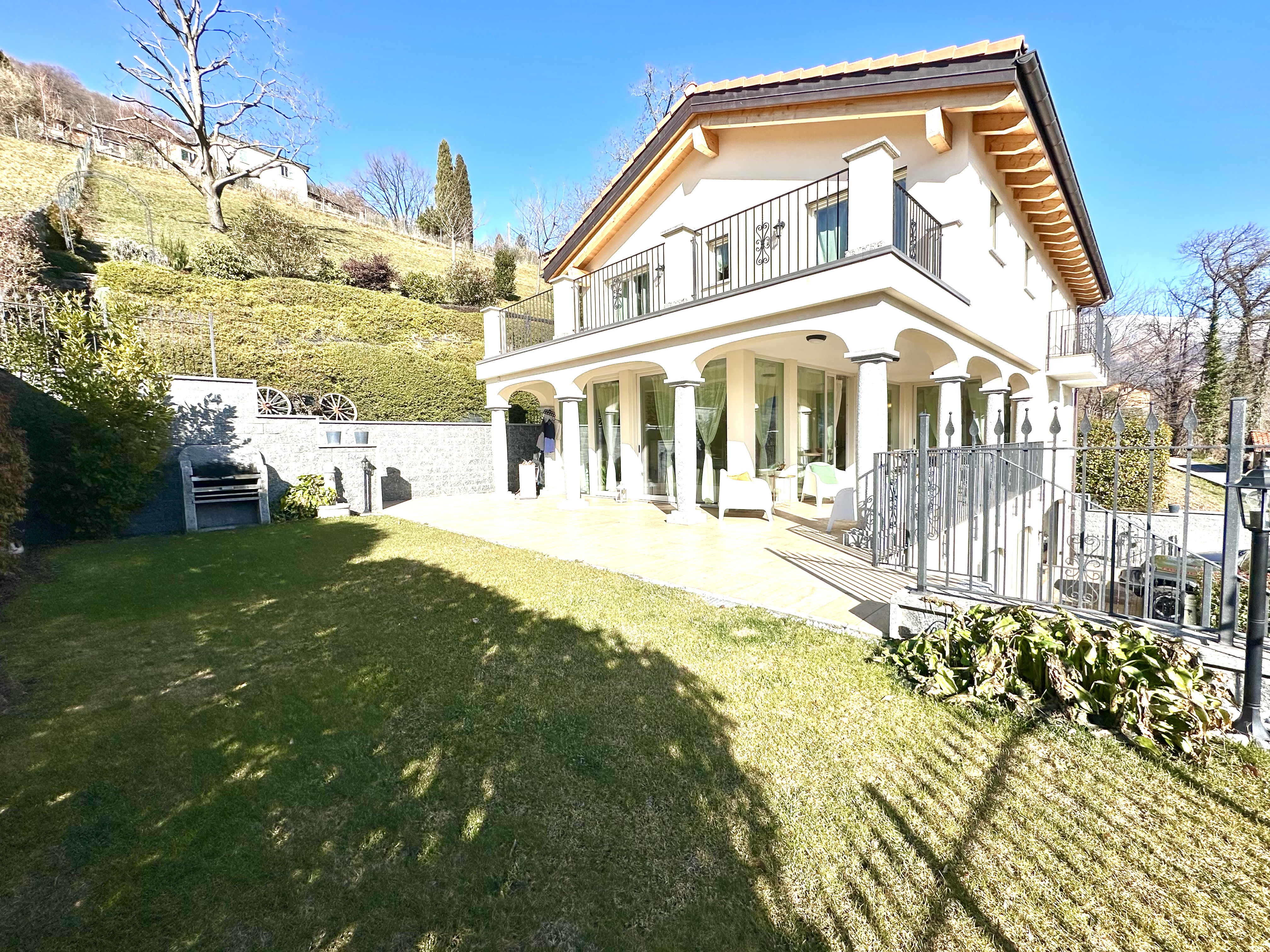 Einfamilienhaus mit Garten und Terrasse
