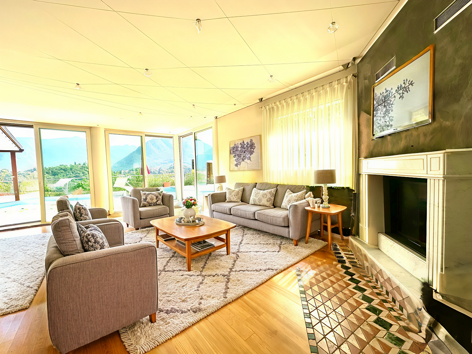 Helles Wohnzimmer mit Panoramablick