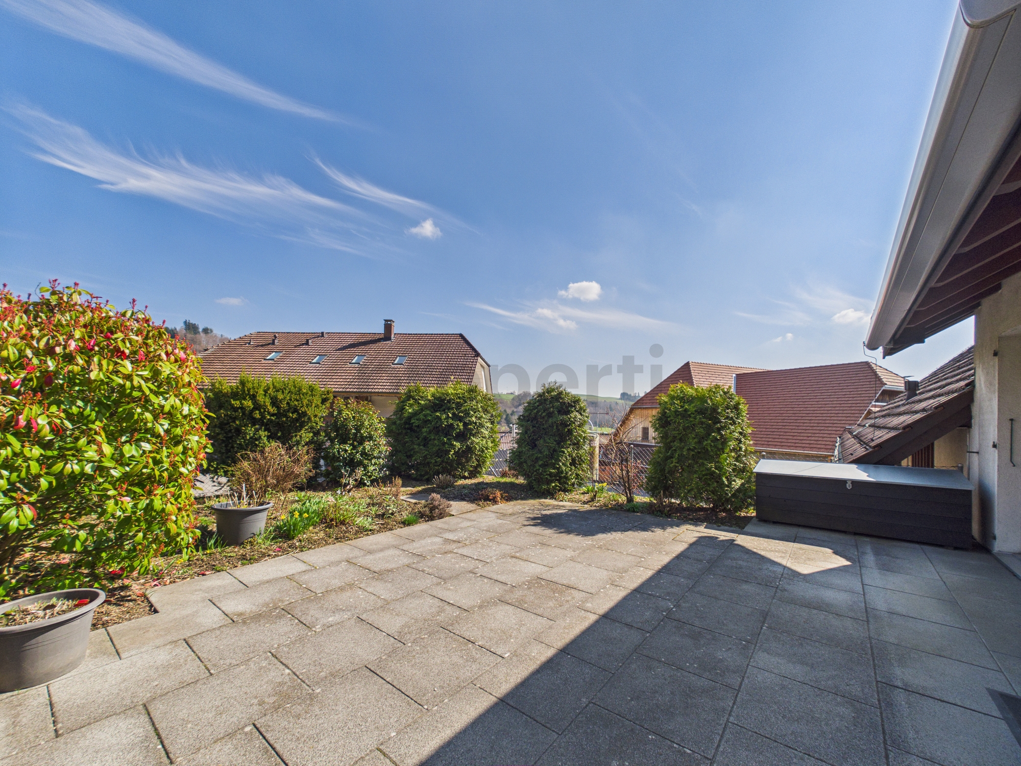 Terrasse mit Gartenblick