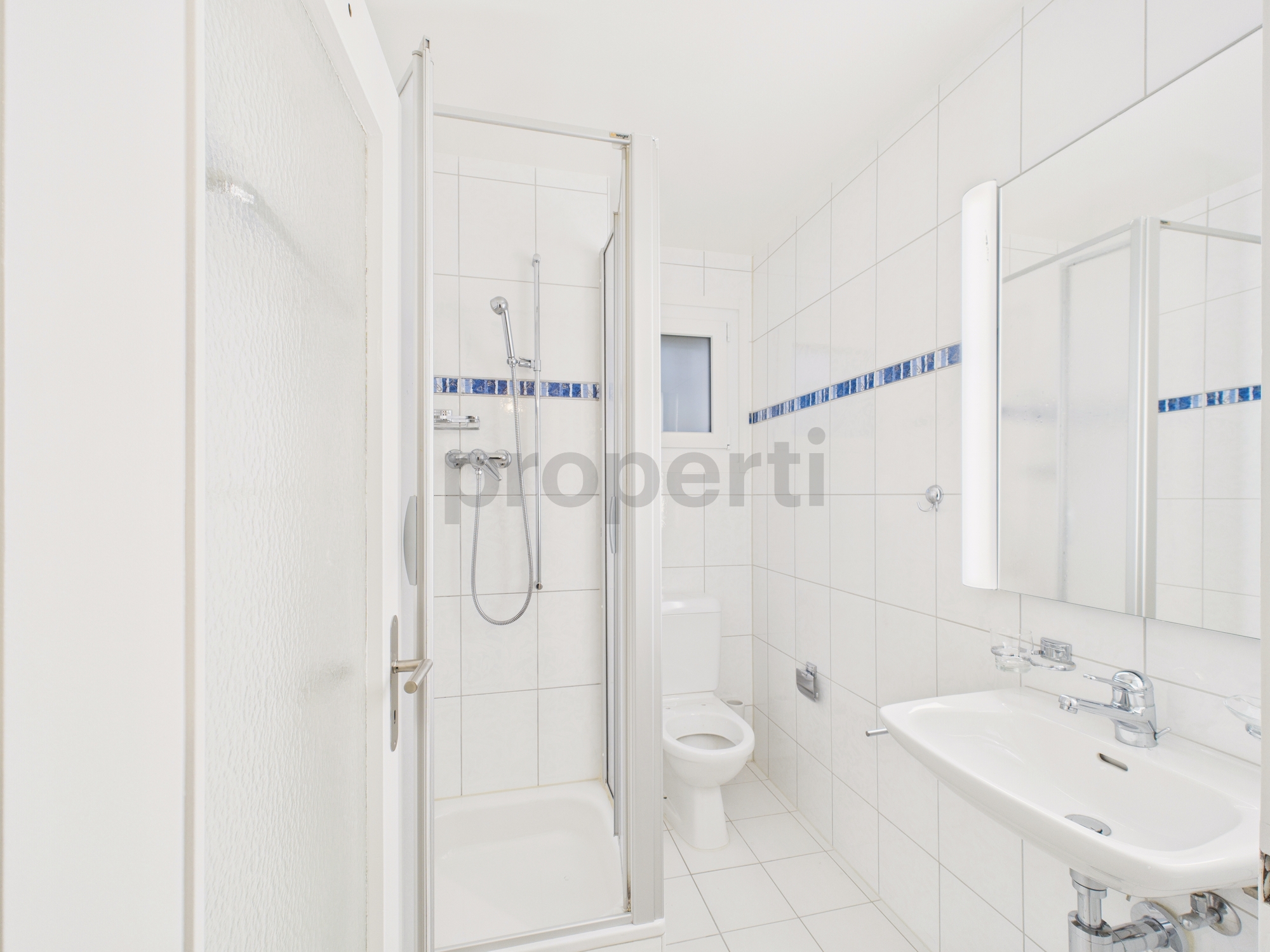 Modernes renoviertes Reihenhaus mit 6,5 Zimmern und Garten in La Neuveville – La Neuveville