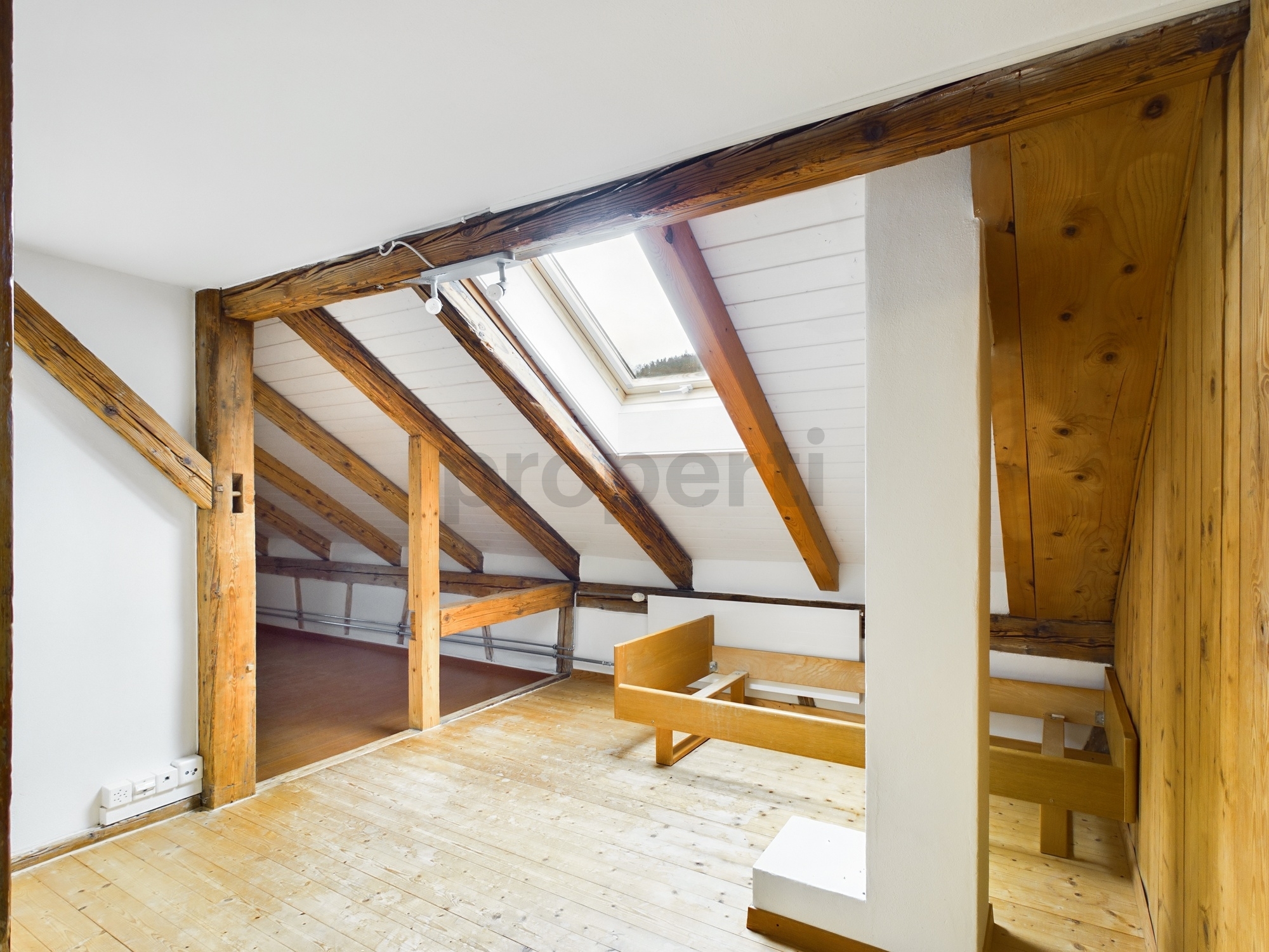 Ausgebauter Dachboden mit Dachfenster