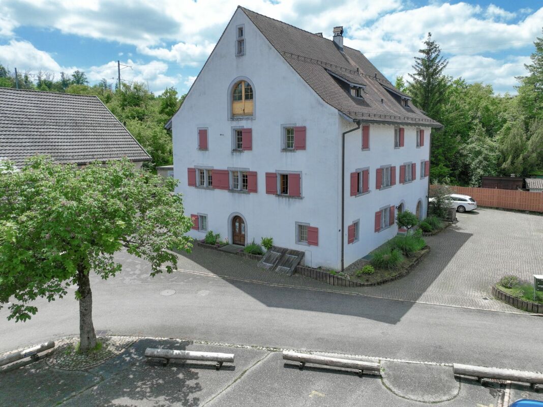 Historisches Wohnhaus mit Satteldach