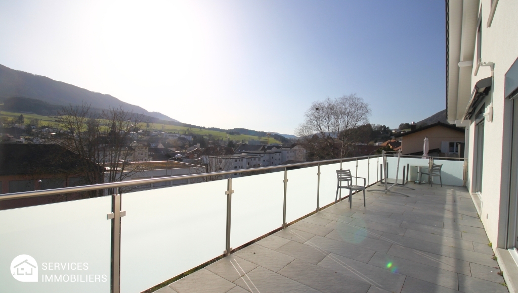 Große Terrasse mit Aussicht