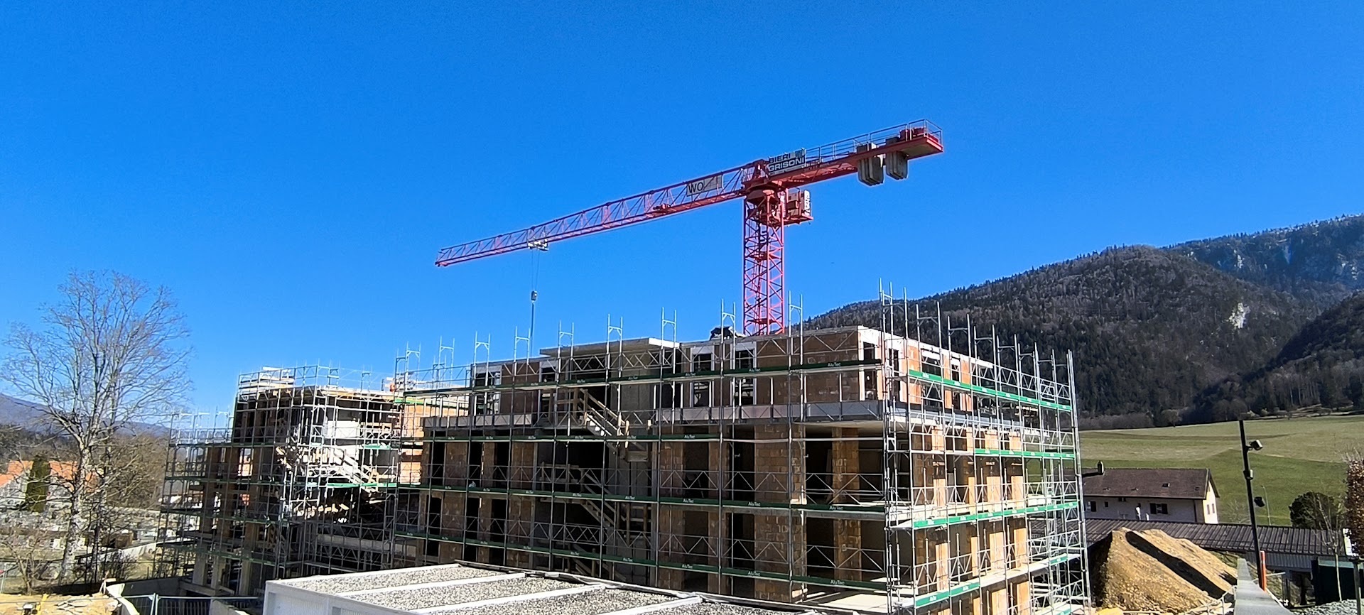 Baugerüst an großem Neubau