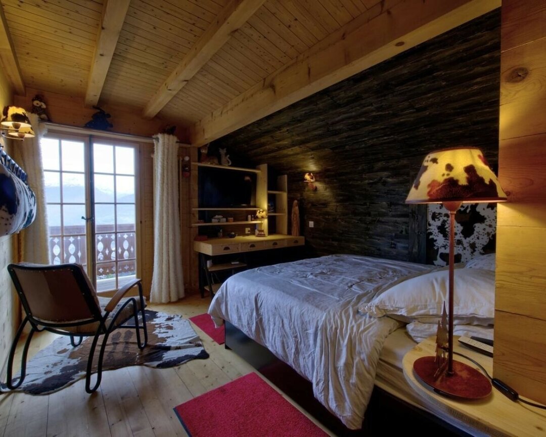 Gemütliches Schlafzimmer im Chalet-Stil
