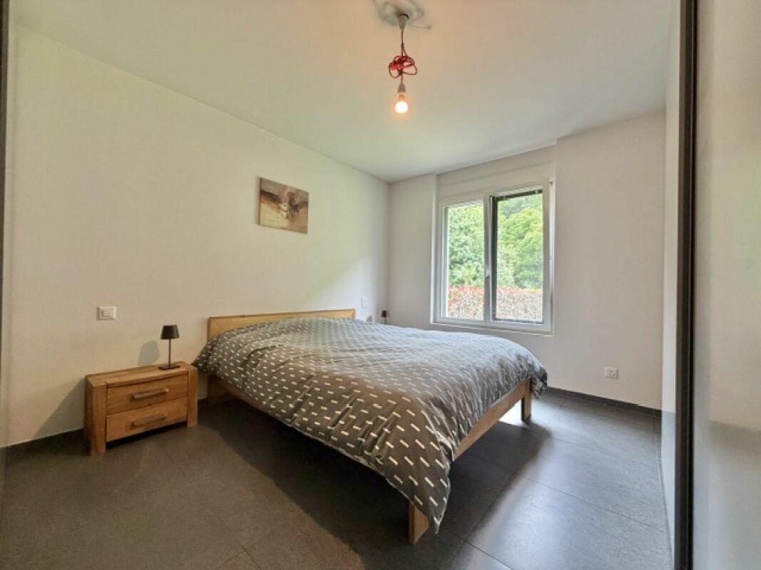 Schlafzimmer mit Doppelbett