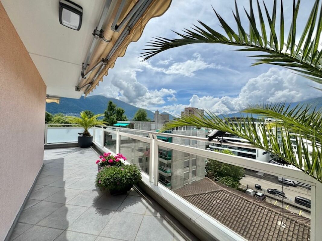 Balkon mit Bergblick