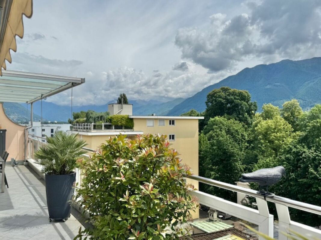 Balkon mit Bergblick