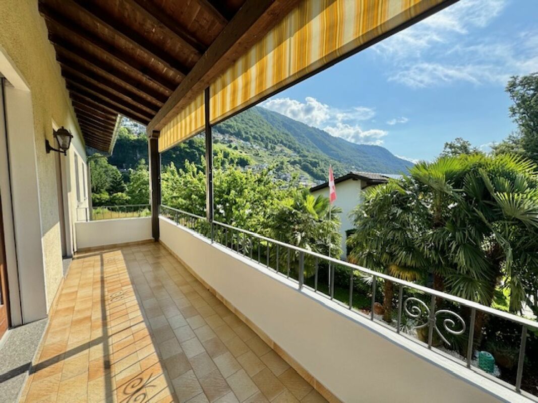 Balkon mit Bergblick