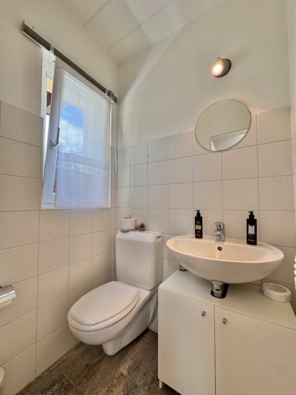 Kleines helles Gäste-WC