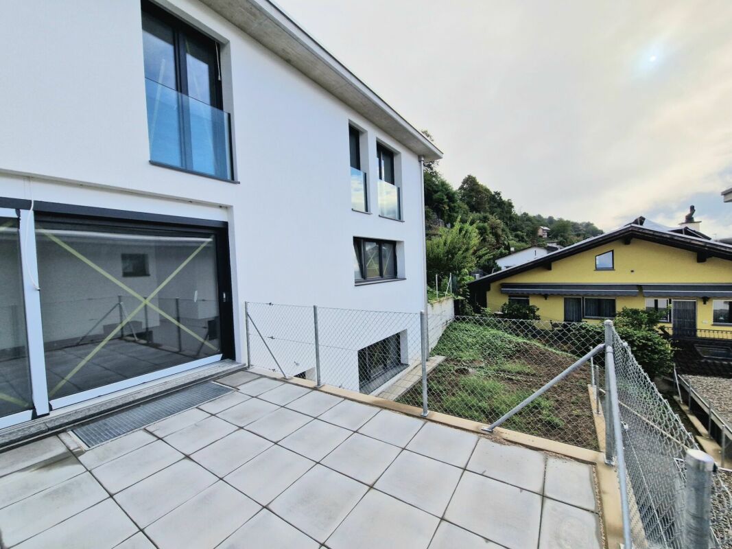 Außenansicht einer modernen Terrasse