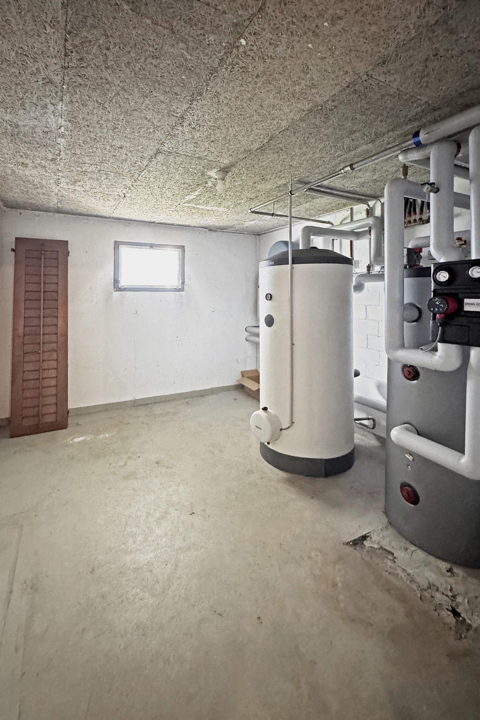 Heizraum/Keller mit Technikinstallation