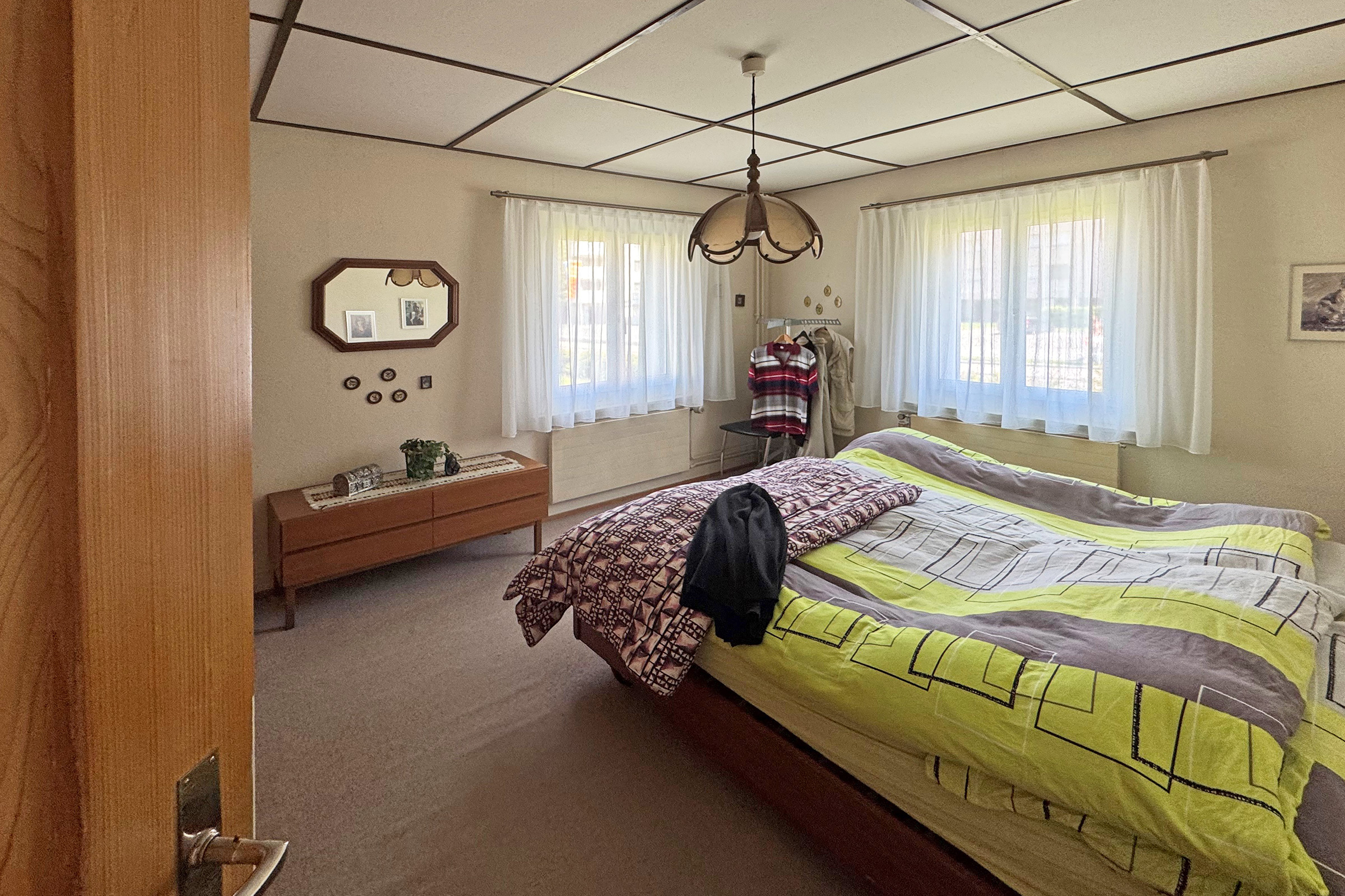 Schlafzimmer mit Doppelbett