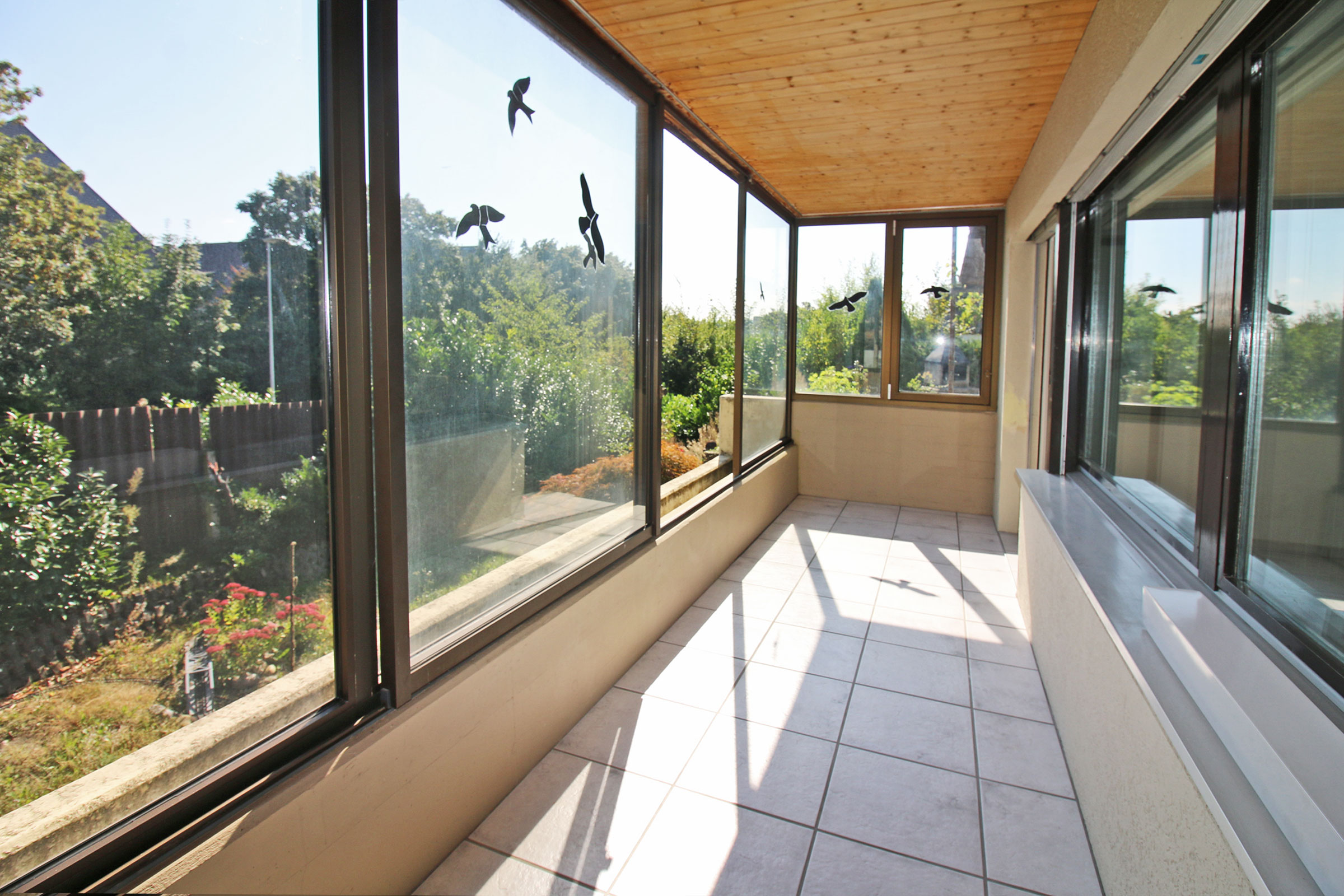 Veranda mit großen Glasflächen