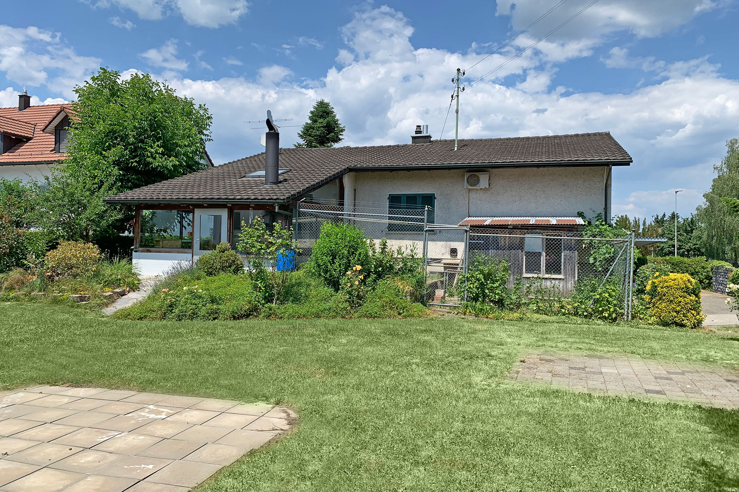 Freistehendes Haus mit Garten