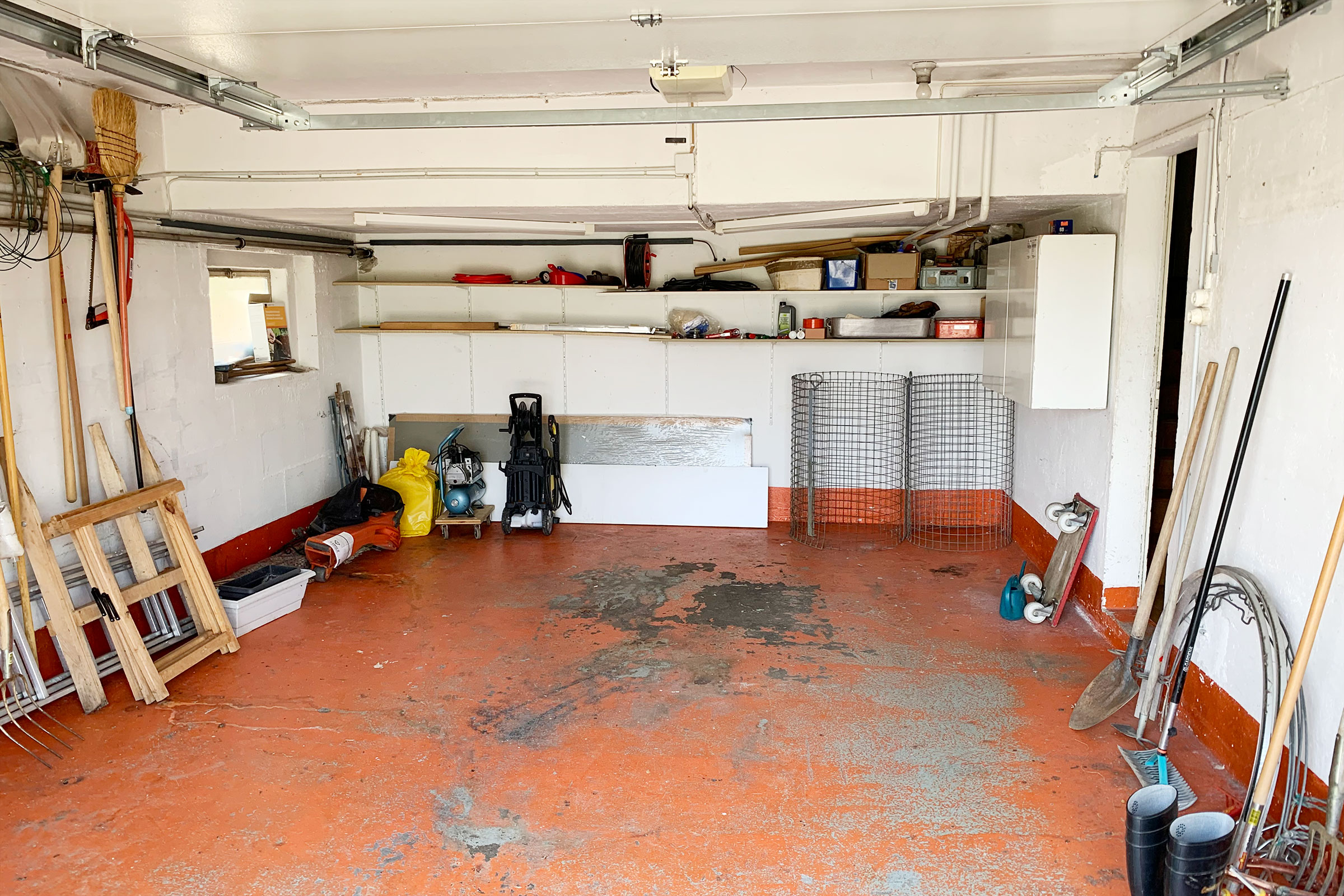 Garage mit Abstellbereich