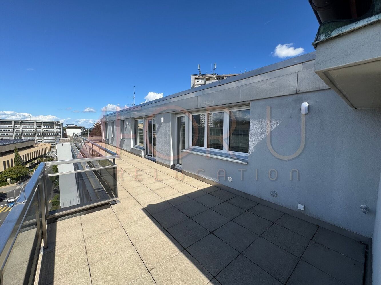Dachterrasse mit Stadtblick