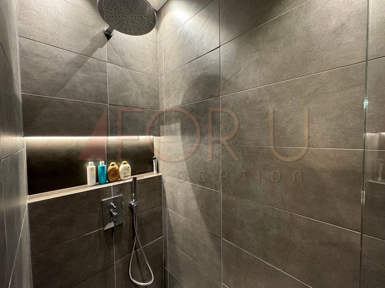 Moderne begehbare Dusche