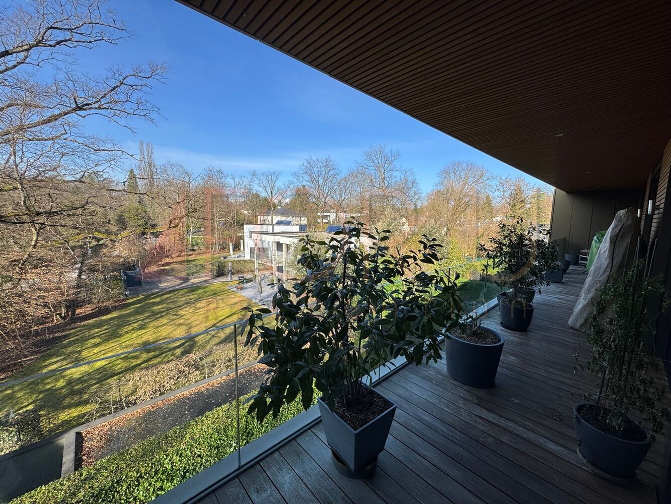 Balkon mit Blick ins Grüne