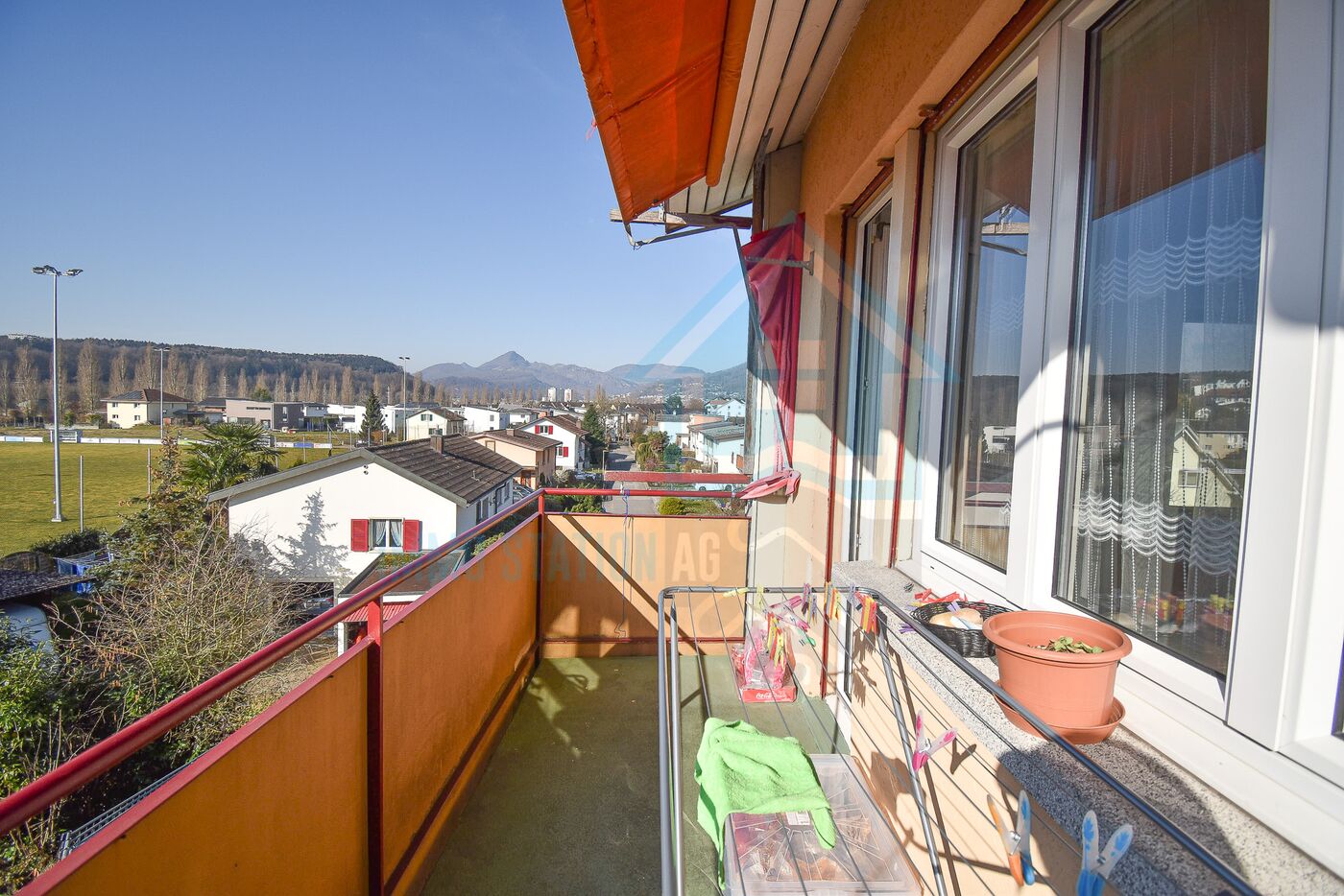 Balkon mit Bergblick