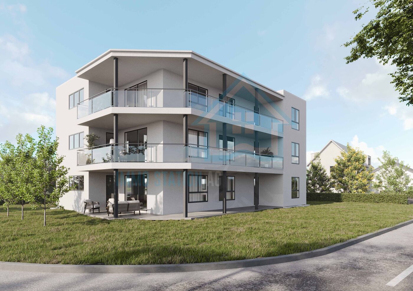 Modernes Mehrfamilienhaus mit Balkonen