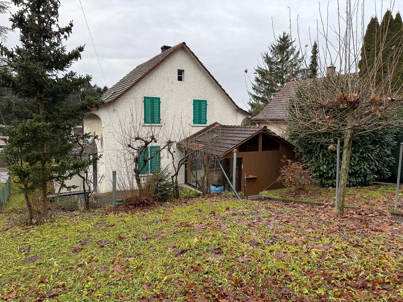 Einfamilienhaus mit Garten und Anbau