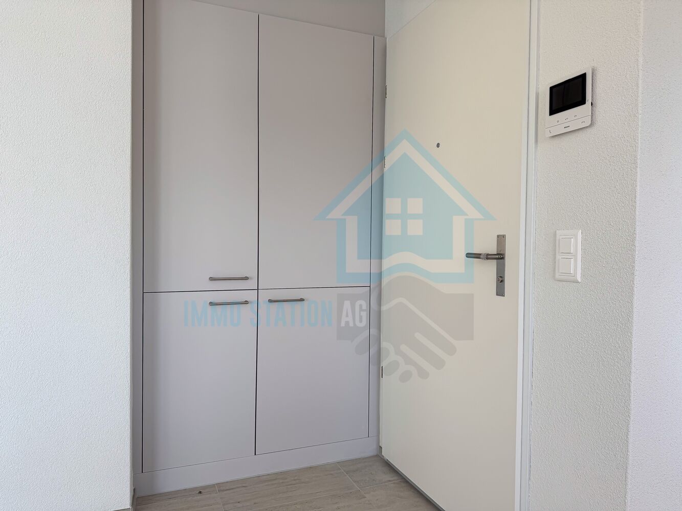 Eingangsbereich mit Einbauschrank