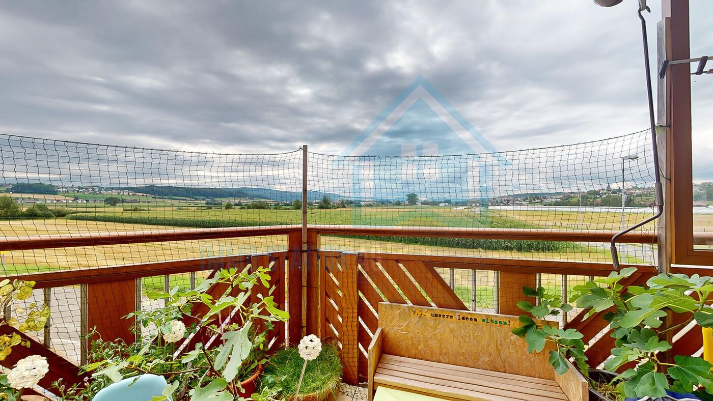 Balkon mit weitem Landschaftsblick