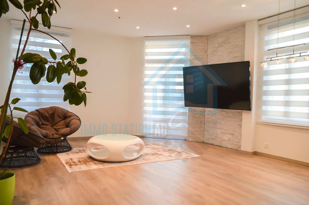 Modernes Wohnzimmer mit Stimmungslicht